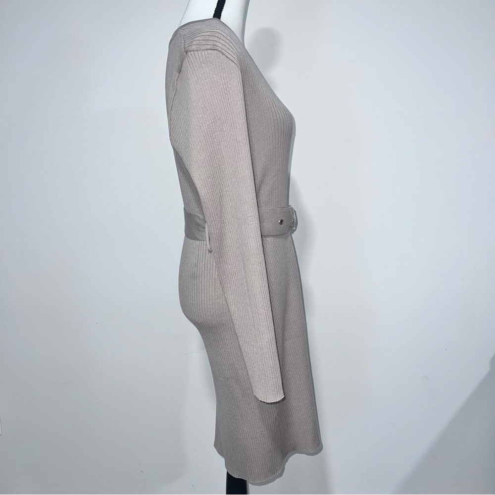 Form-Fitting Rib Knit Beige Button Down V Neck Lo… - image 4